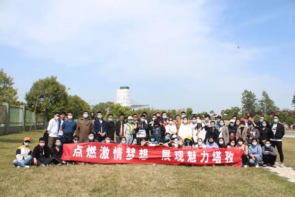 四月春暖花開(kāi)，集體出來(lái)嗨~
