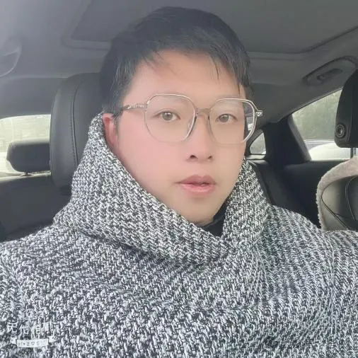 侯鵬.png