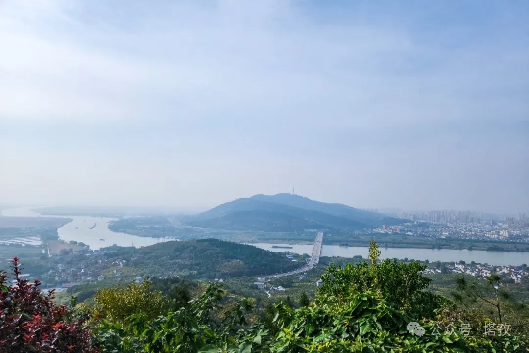 3-登山遠(yuǎn)眺.jpg